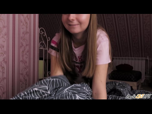 ❤️ Blondie tana tsotsar BFF's dinta sosai kuma ta sami Cum A Bakinta ❤️❌ Batsa na Rasha ❌️❤